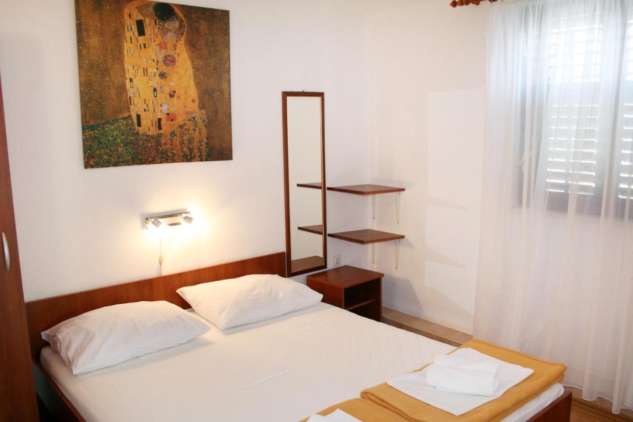 Apartments By The Sea Pisak, Omis - 1014 ภายนอก รูปภาพ