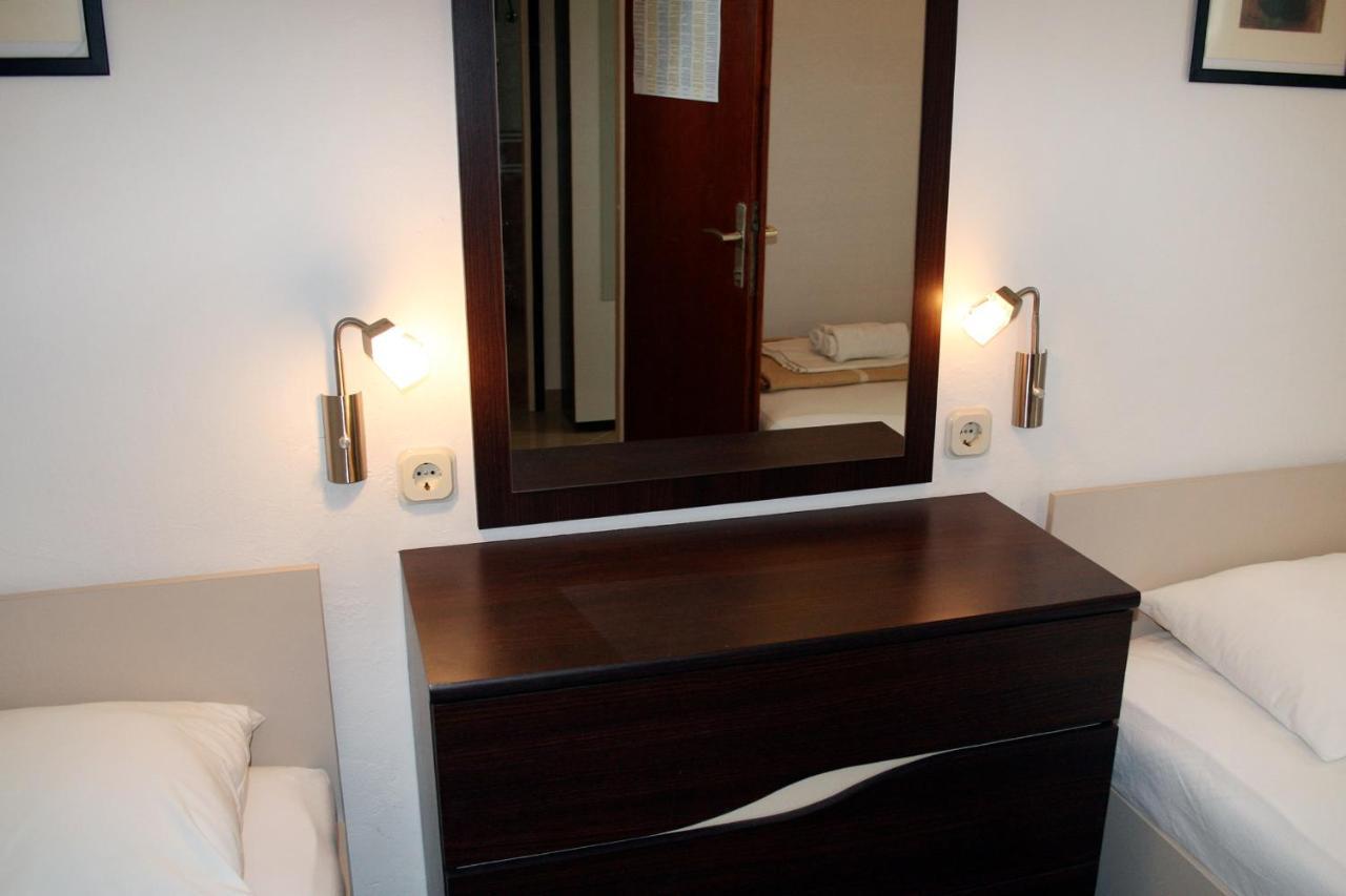 Apartments By The Sea Pisak, Omis - 1014 ภายนอก รูปภาพ