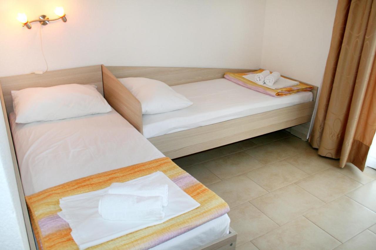 Apartments By The Sea Pisak, Omis - 1014 ภายนอก รูปภาพ