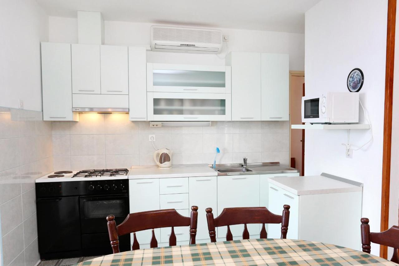 Apartments By The Sea Pisak, Omis - 1014 ภายนอก รูปภาพ