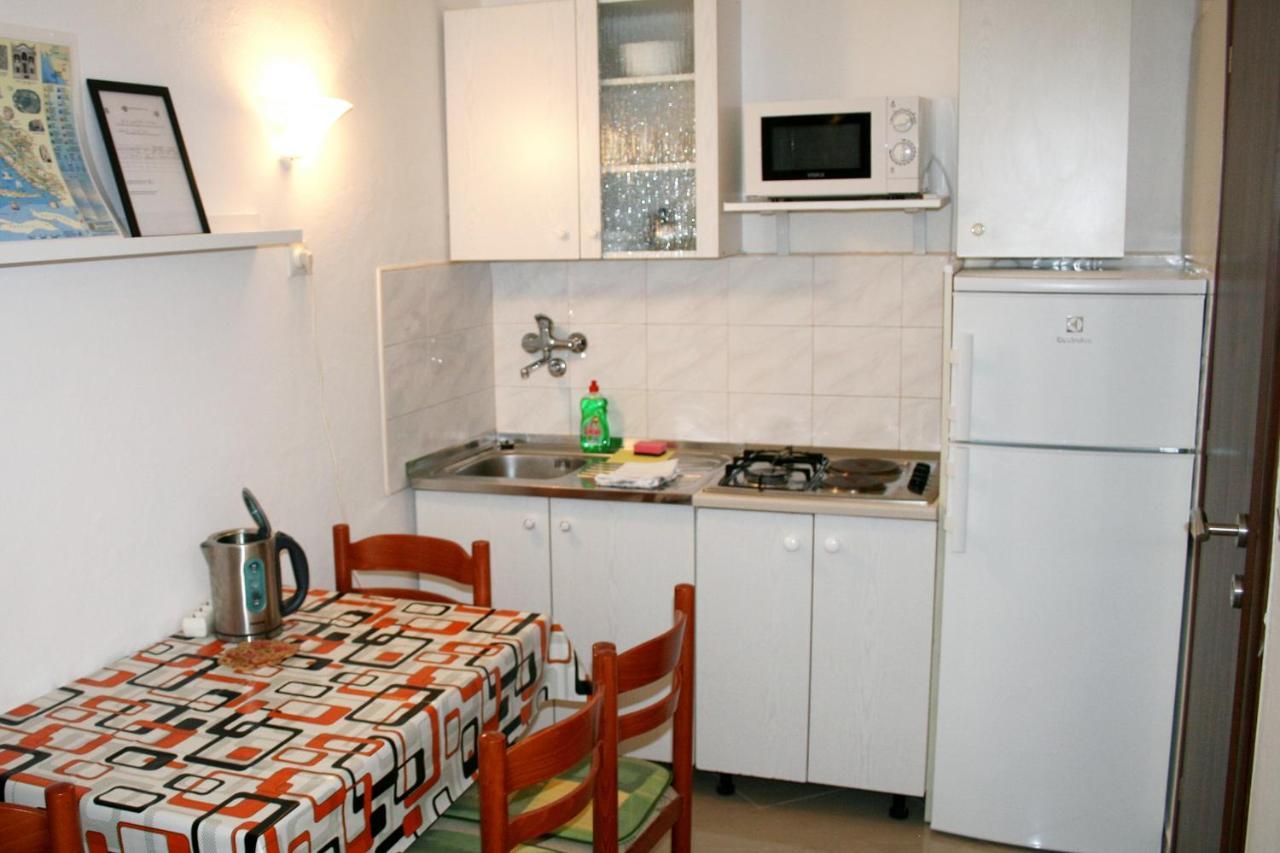 Apartments By The Sea Pisak, Omis - 1014 ภายนอก รูปภาพ